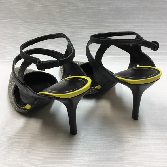 Appears as New Enzo Angiolini Heels - Picture 6 of 8